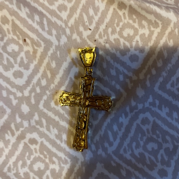 Iced out costume jewelry pendent - Picture 2 of 2